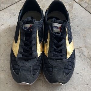 Brooks sneakers